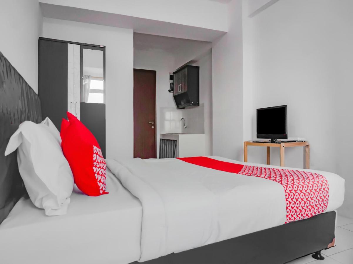 Oyo 90241 Sirooms Apartmen Gunung Putri Bogor Luaran gambar