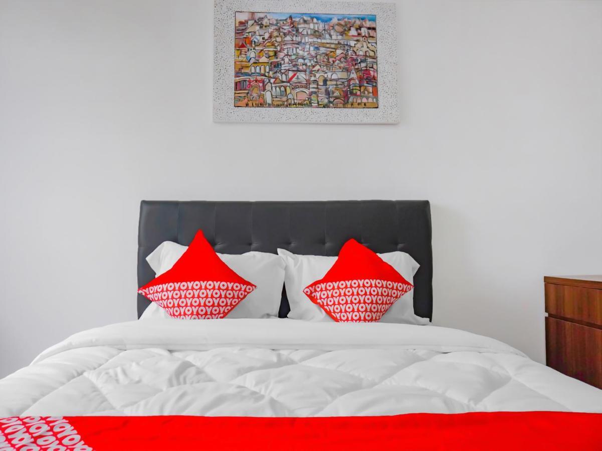 Oyo 90241 Sirooms Apartmen Gunung Putri Bogor Luaran gambar